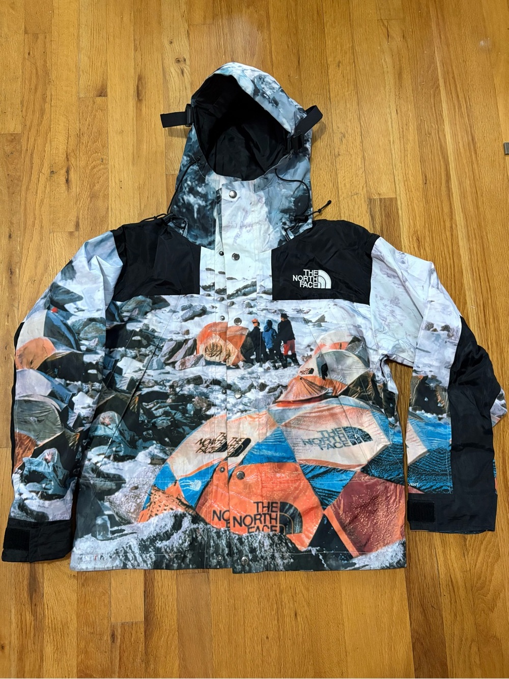 The North Face Black Men's Logo Patch Pullover